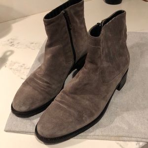 Aquatalia Weatherized ash-grey Boots!